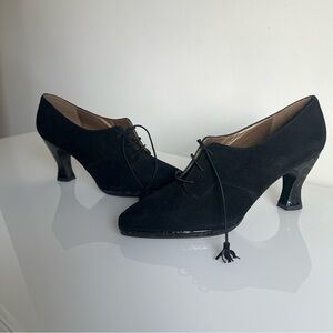 Stuart Weitzman Black Suede Heels SIZE 7 NARROW